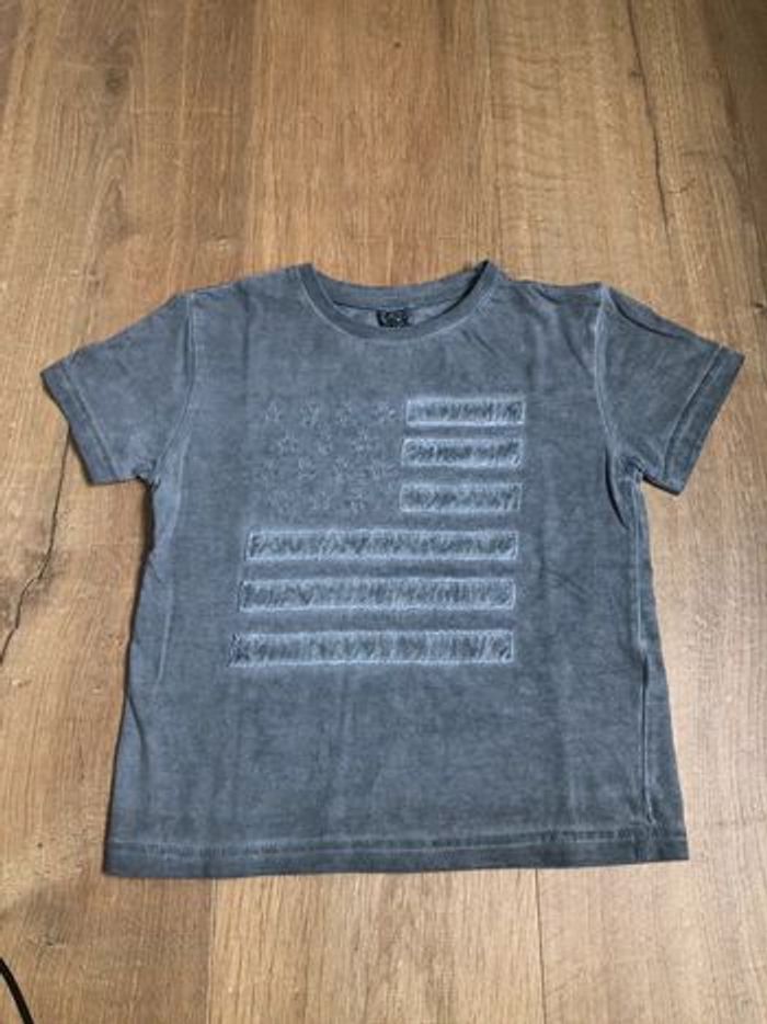Tee-shirt garçon de tape à l’œil