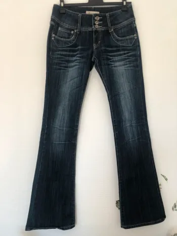Jean 38