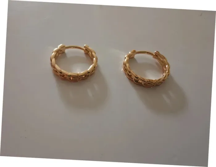 Créoles dorées torsadées 💖 Bijoux chic & tendance, neuves! - photo numéro 2