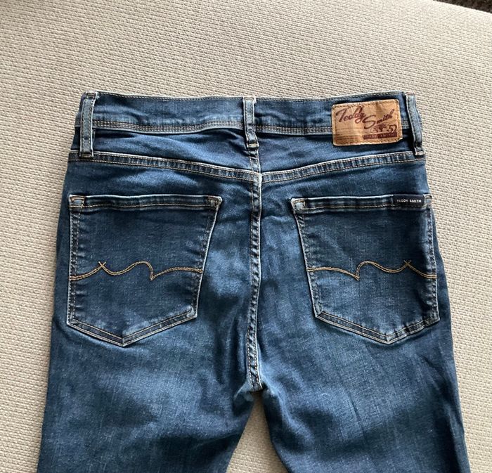 Jean Teddy Smith, Skinny - photo numéro 2