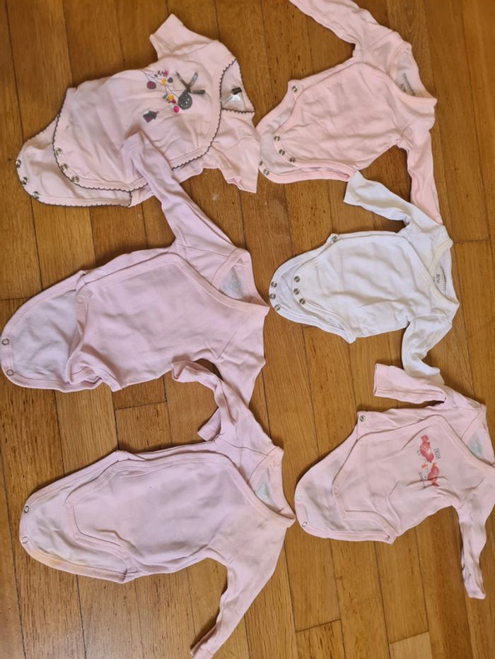 Lot de 13 vêtements bébé 0mois à 1 mois - photo numéro 2