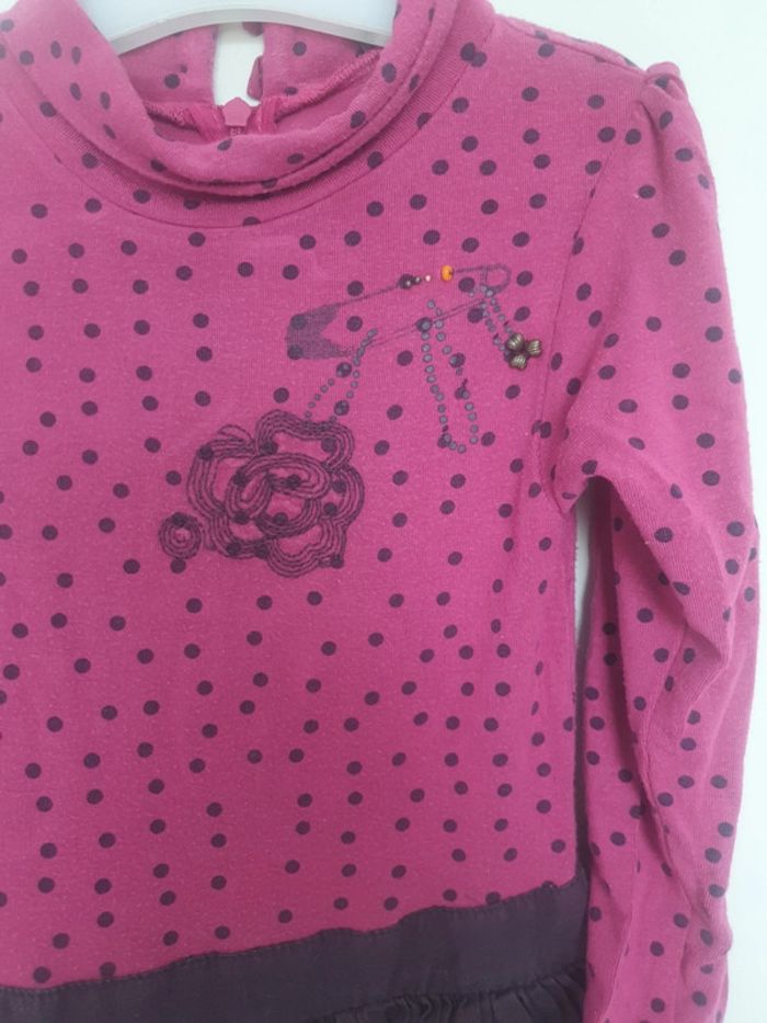 Robe manche longue rose a point violet broderie fleurs sur volant marese 2 ans - photo numéro 3