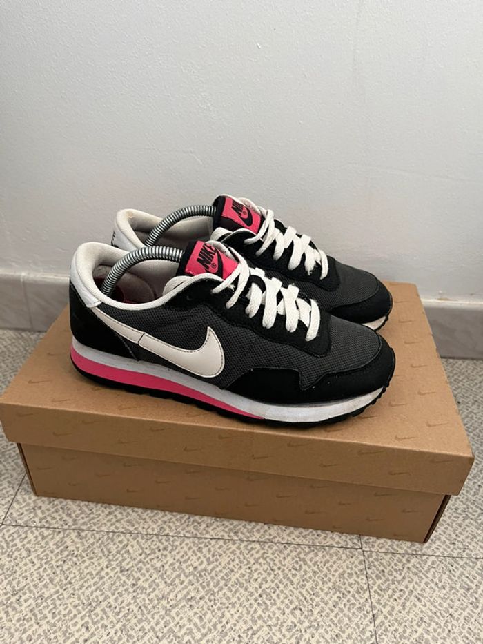 Baskets Nike Pegasus Taille (37.5) - photo numéro 2