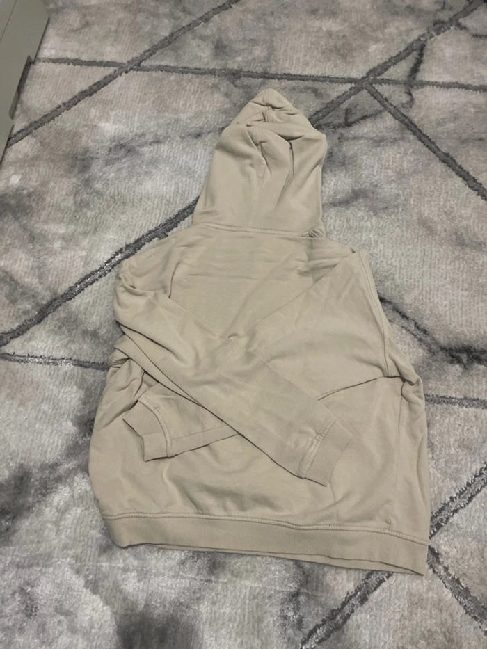 Sweet à capuche beige Kiabi - photo numéro 3