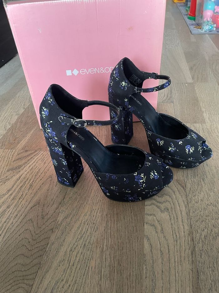 Chaussure a haut talon 37 très bon état - photo numéro 2