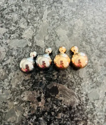 2 paires boucles d’oreilles boules
