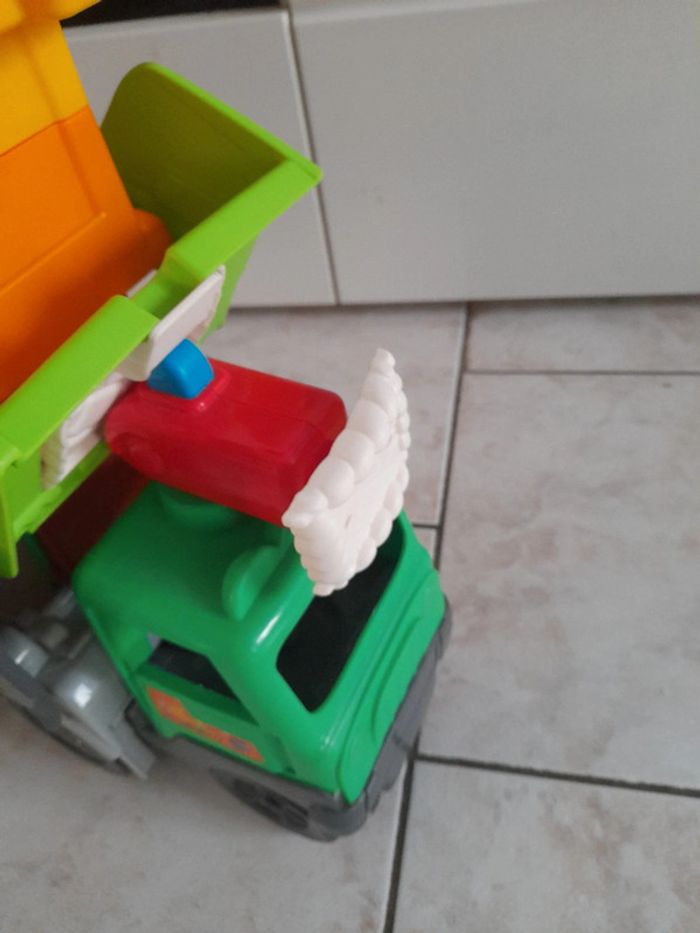 Camion dino - photo numéro 6