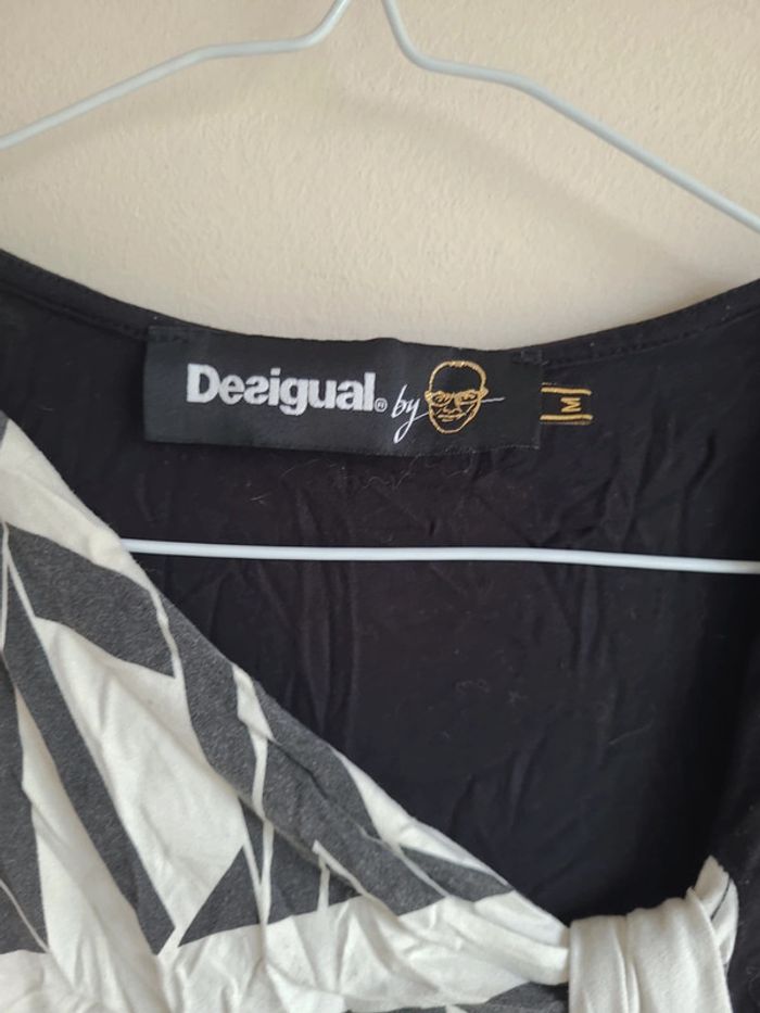 👚Tee-shirt Desigual taille M👚 - photo numéro 3