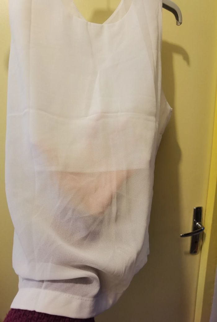 Débardeur blanc dos ouvert - photo numéro 9