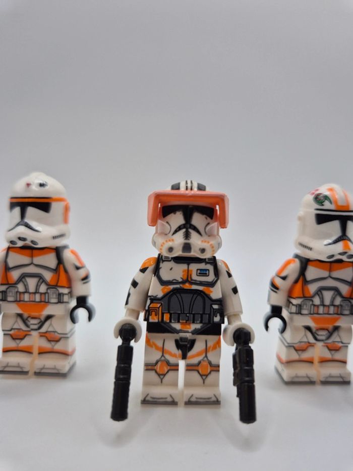 Figurines type lego Commandant clone Cody avec clones troopers Waxer et Boil de la 212ème star wars - photo numéro 2
