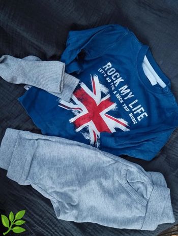 Ensemble bébé garçon 3 mois Tee-shirt manches longues et sarouel jogging + chaussettes offertes