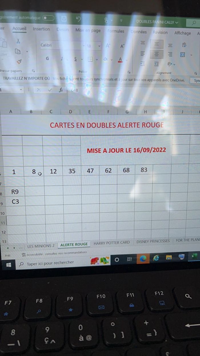 Panini alerte rouge échange ou vente 😊 - photo numéro 2