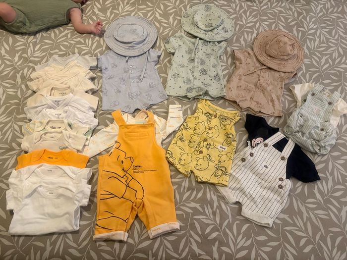 Vends un lot complet vêtements bébé garçon – taille 1 mois (50/56)