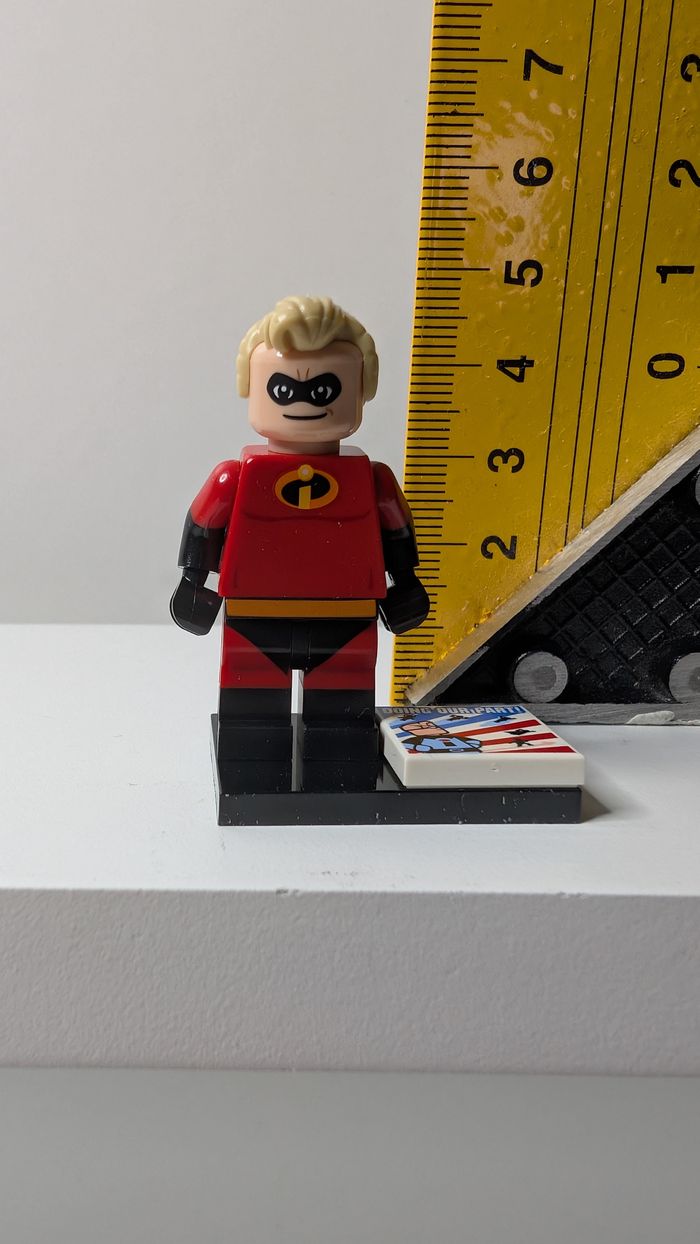 [Lego] Minifigurine M. Indestructible série Disney 1