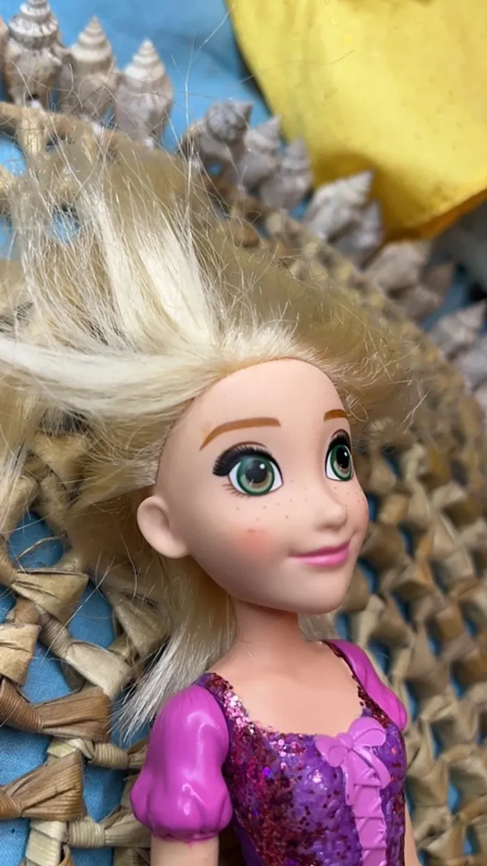 Barbie princesse " Raiponce " - photo numéro 3