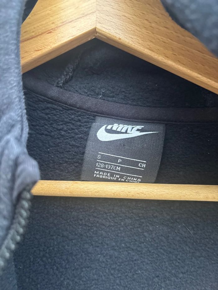 Sweat Nike taille 8/9ans - photo numéro 2