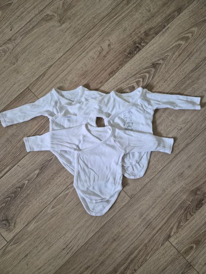 Lot 3 bodies 1 mois