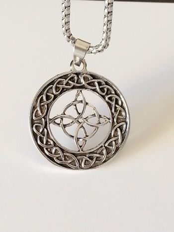 Chaîne + pendentif celtique
