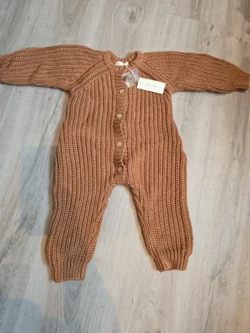 Combinaison Quincy Mae taille 12/18 mois