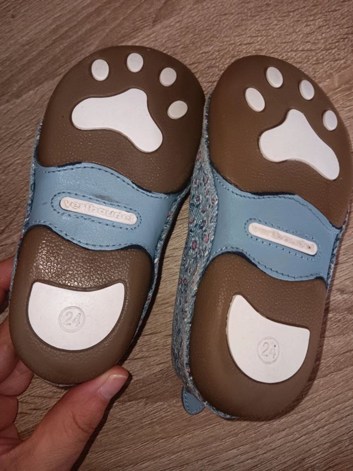 Chaussures fleuris taille 24 - photo numéro 3
