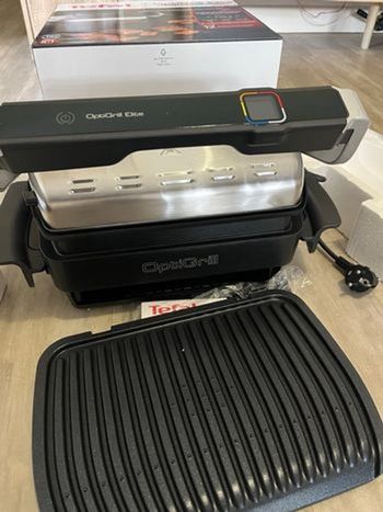 Optigrill elite tefal neuf jamais utilisé avec plaque gratin tefal 