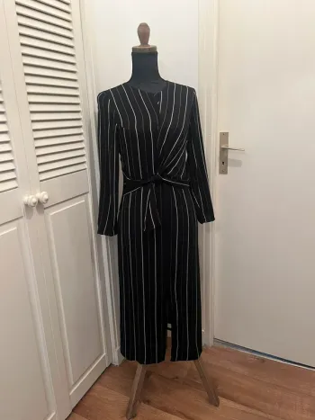 Magnifique robe longue noire et blanche - taille 34