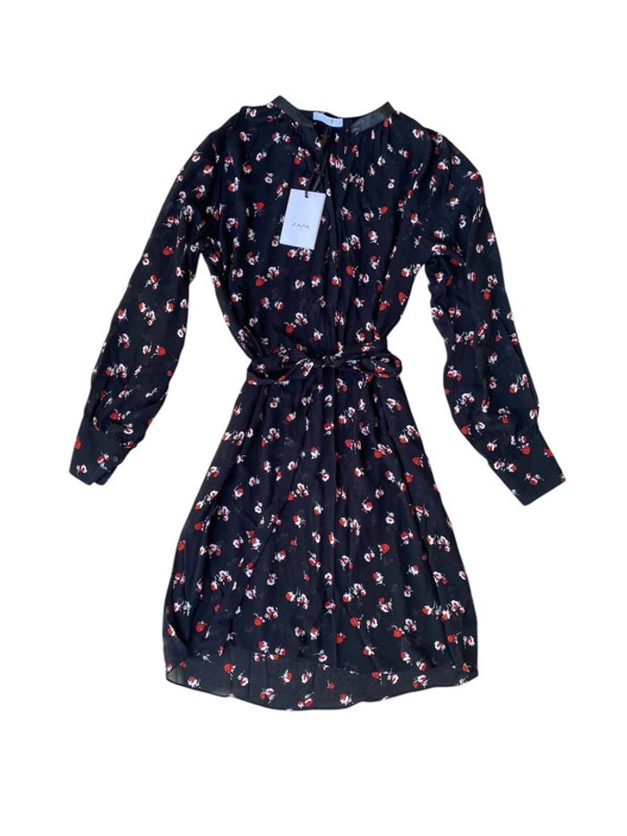 Robe transparente noire avec motif fleurs rouges Zapa taille  38 neuve