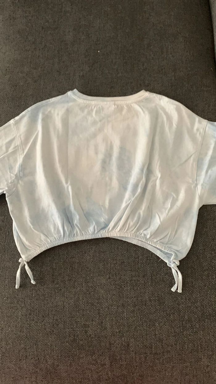 Crop top bleu ciel dégradé