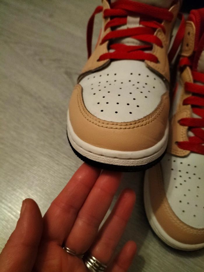 Baskets montantes Jordan Nike pointure 39 en très bon état - photo numéro 5