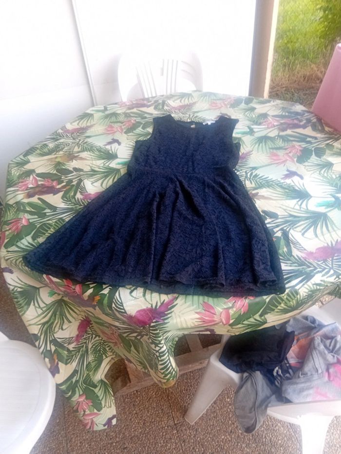 Robe dentelle  naf  naf taille 42