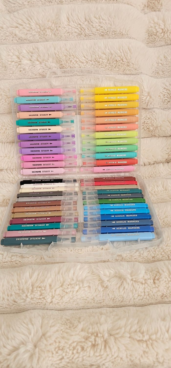 Lot de 48 marqueurs acrylique Neufs