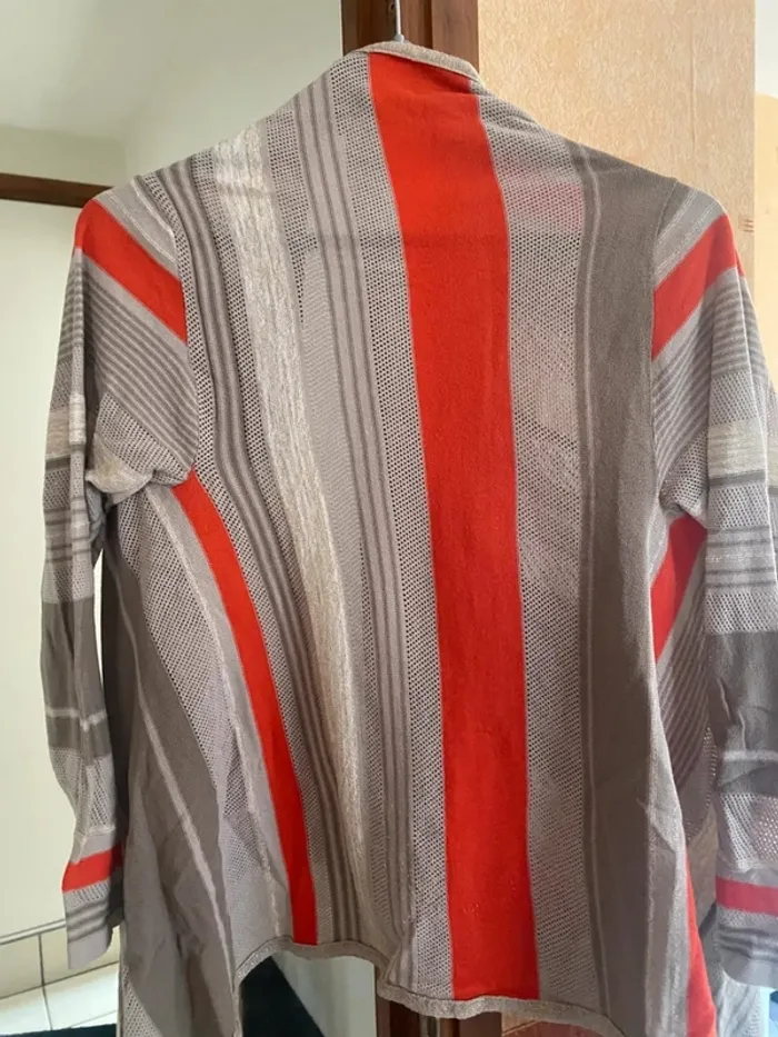 Gilet fluide Miss Captain T36 – Motifs graphiques chic - photo numéro 6