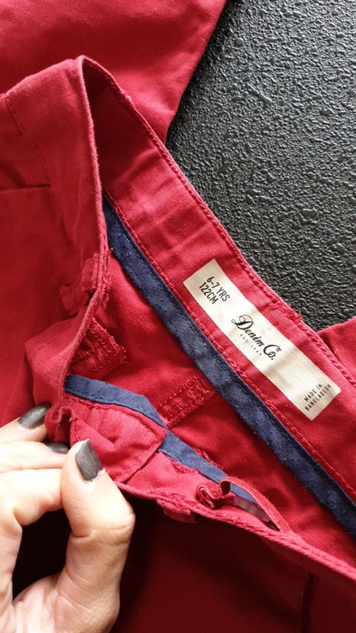 Chino rouge 6-7 ans - photo numéro 3