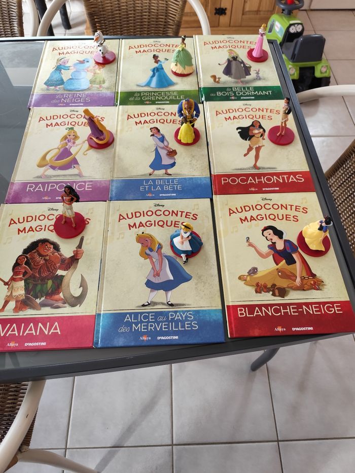 Livres audio contes avec leurs figurines Disney