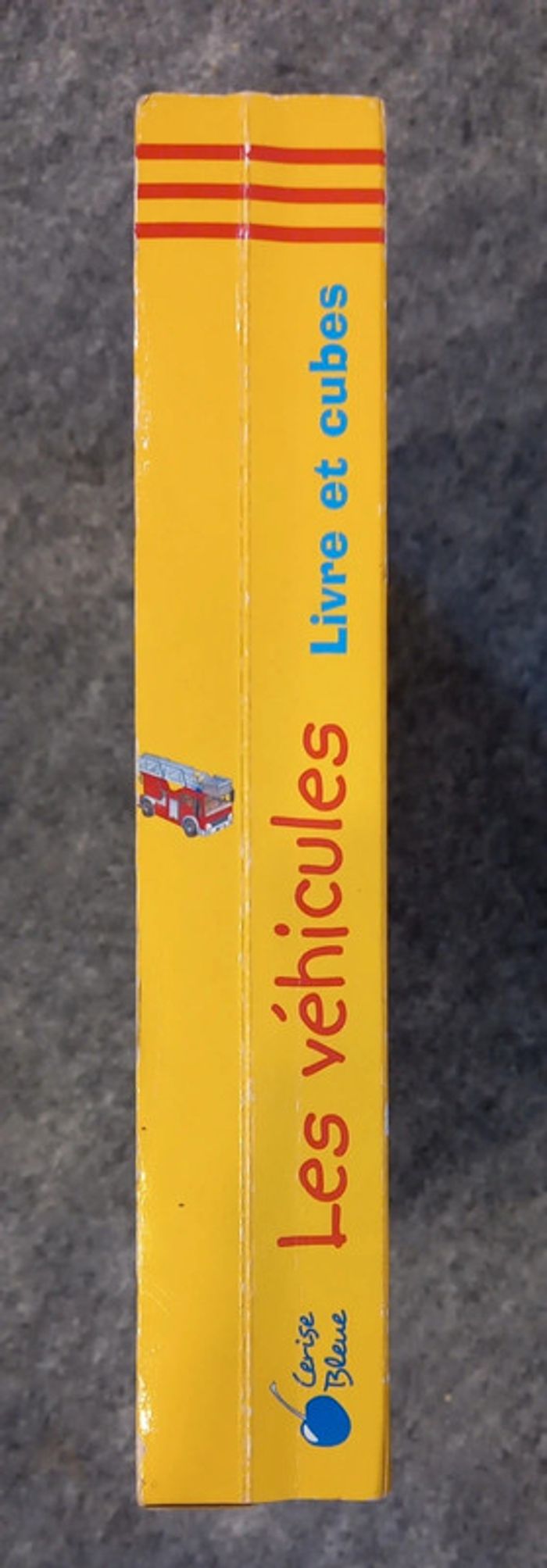 Livre et cubes - photo numéro 3