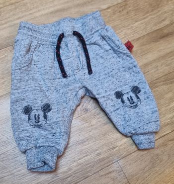 Pantalon bébé garçon Disney Mickey 6-9 mois gris Primark