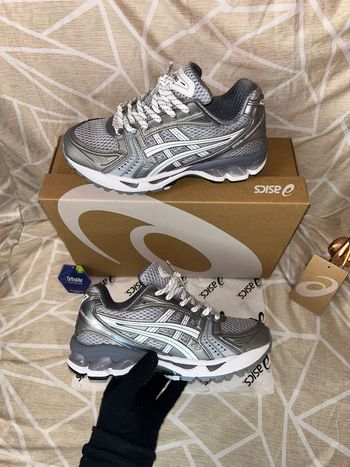 ASICS Gel-Kayano : crème argentée  