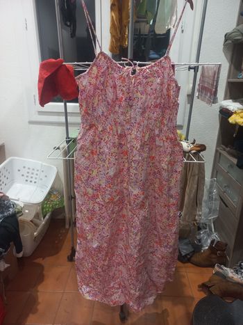 Robe neuve a bretelle