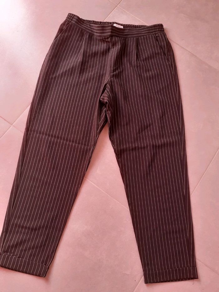 Pantalon à pince noir à rayures blanches - photo numéro 2
