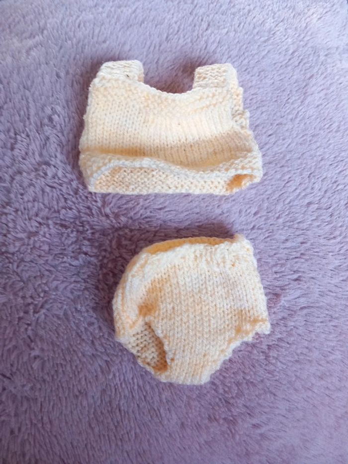 Habits pour poupées 25 cms