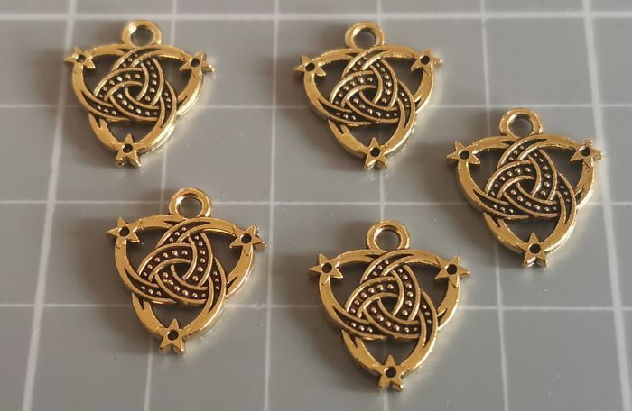 5 x pendentifs "nœud celtique ouvragé" en métal doré antique - photo numéro 3