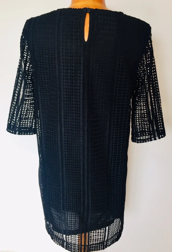 Robe noire ajourée - photo numéro 2