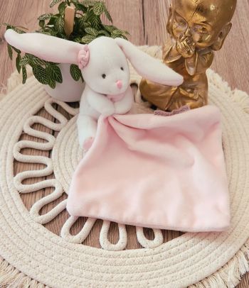 Doudou Lange Lapin Doudou & Compagnie rose blanc