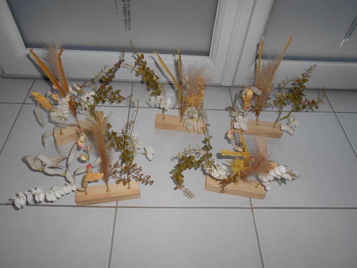 Lot de 5 compositions sur socle en bois