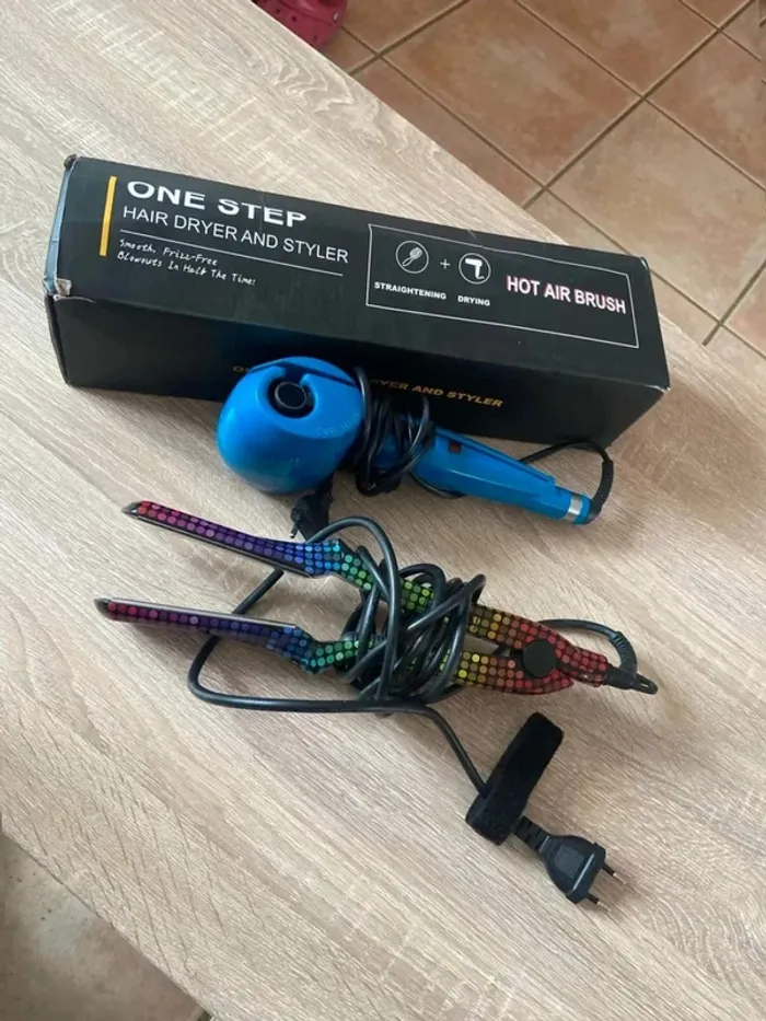 Lot  accessoires de  coiffure