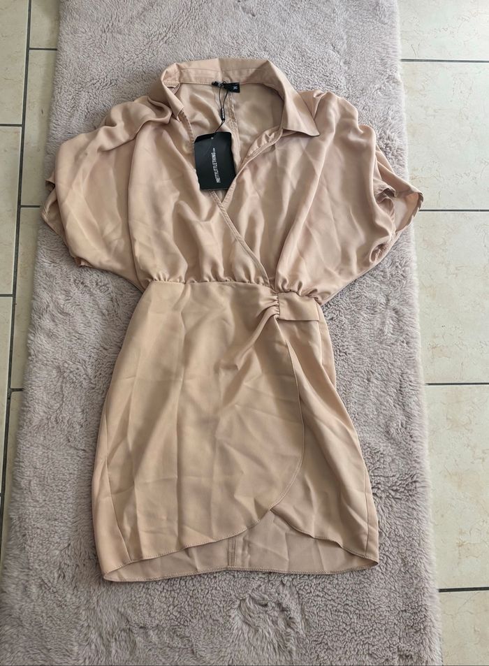 Robe prettylittlething Neuve avec étiquette