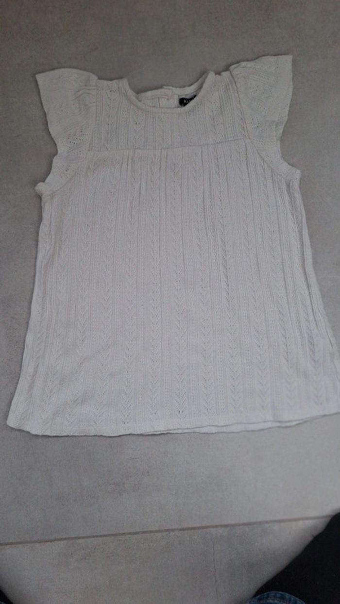 Robe blanche état neuf 5 ans
