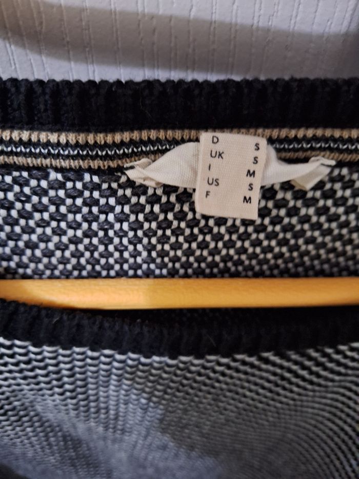 Pull noir et blanc - photo numéro 3