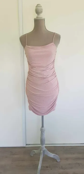 Robe drapée sexy à paillettes