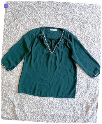 Blouse verte à manches ¾ orné broderie or details vintage